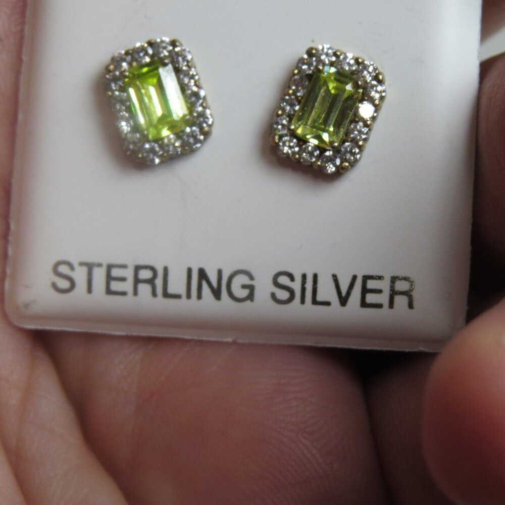 Diamond & Peridot Sterling Silver earring Stud